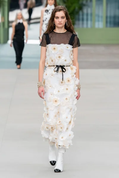 Look 76